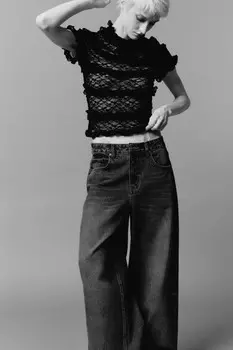 Блузка кружевная с оборками и бантом