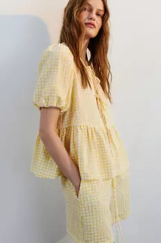 Блузка на завязках с баской