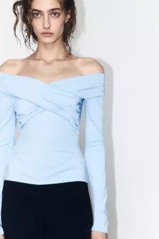 Блузка облегающая с открытыми плечами