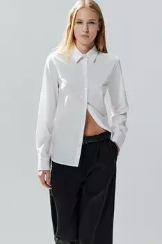 Блузка приталенная с длинными рукавами