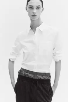 Блузка regular fit с нагрудным карманом