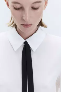 Блузка с длинными рукавами и галстуком