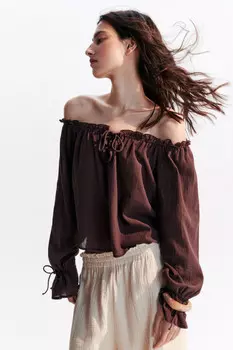 Блузка с открытыми плечами и завязками