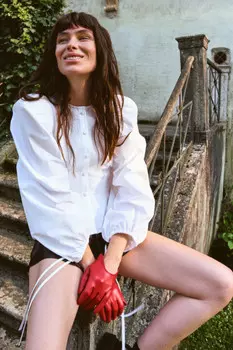 Блузка с пышными рукавами и баской