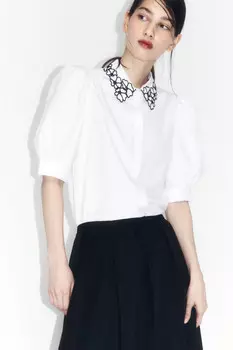 Блузка с вышивкой на воротнике и рукавами-фонариками