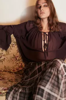 Блузка шифоновая с воланами