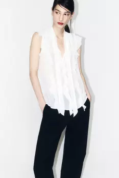 Блузка шифоновая с воланами и бантом