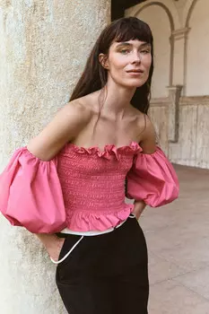 Блузка-топ с пышными рукавами и оборками