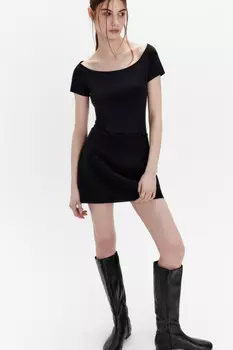 Боди-футболка с открытыми плечами