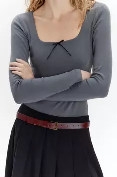 Боди-лонгслив с вырезом-каре и бантиком