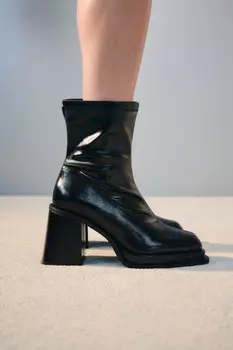 Ботильоны лаковые на массивном каблуке