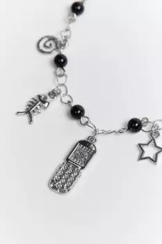 Браслет с подвесками и стразами