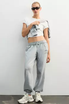 Брюки-джоггеры трикотажные с принтом