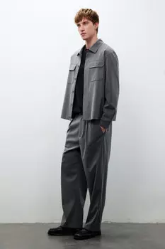 Брюки костюмные со складками на поясе