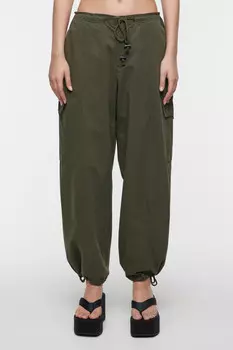 Брюки-парашюты широкие с поясом и карманами карго