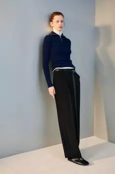 Брюки широкие костюмные со складками