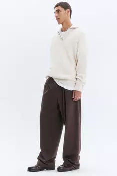 Брюки широкие костюмные со складками на поясе