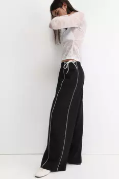 Брюки широкие с лампасами и завязками