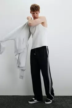 Брюки трикотажные с лампасами