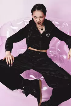 Брюки велюровые с принтом из страз