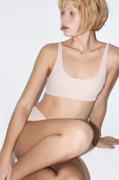 Бюстгальтер-топ в рубчик на тонких бретелях