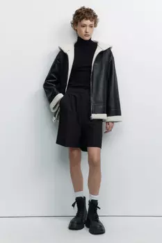 Дубленка короткая с капюшоном и подкладкой