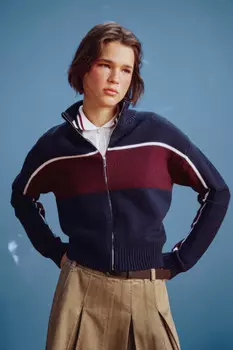 Джемпер на молнии вязаный