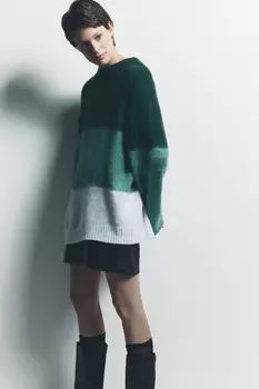 Джемпер oversize вязаный пушистый в стиле колор-блок