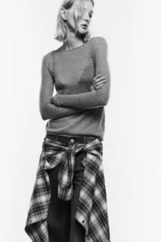 Джемпер-паутинка тонкий вязаный с шерстью