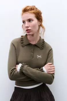 Джемпер-поло с вышивкой и оборками