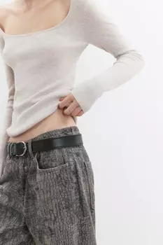 Джемпер тонкой вязки с вырезом-каре