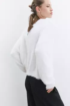 Джемпер вязаный пушистый