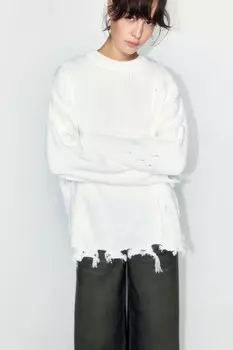 Джемпер вязаный рваный в рубчик