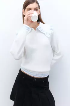 Джемпер вязаный с оборками на воротнике