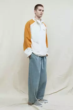 Джинсы balloon fit широкие со складками на поясе