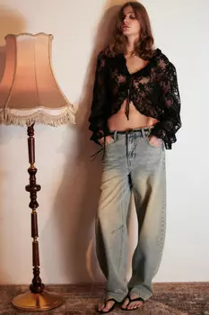 Джинсы barrel fit с низкой посадкой