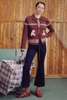 Джинсы клеш укороченные