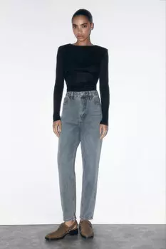 Джинсы mom fit с эффектом масляной стирки