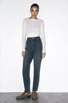 Джинсы mom fit с тинтованным окрашиванием