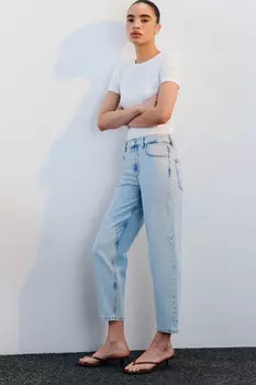 Джинсы mom fit укороченные с высокой посадкой