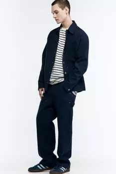 Джинсы прямые с заклепками и открытыми срезами