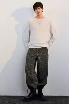 Джинсы широкие с леопардовым принтом