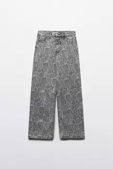 Джинсы широкие с принтом под питона