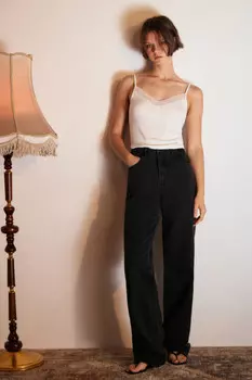 Джинсы широкие с высокой посадкой