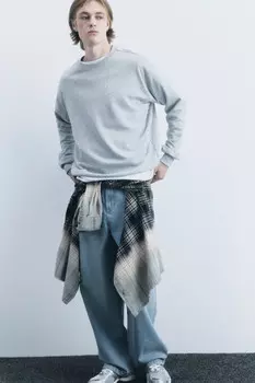 Джинсы широкие со средней посадкой