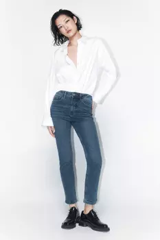 Джинсы slim зауженные со средней посадкой