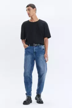 Джинсы tapered fit зауженные со средней посадкой