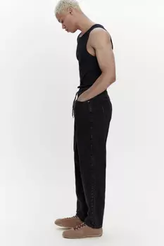 Джинсы зауженные со средней посадкой