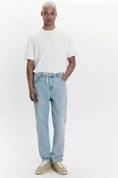 Джинсы зауженные со средней посадкой