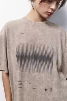 Футболка хлопковая с вареным эффектом и принтом